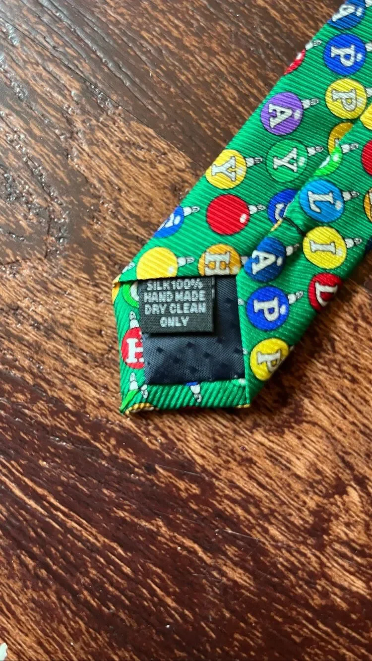 Cape Cod Neckwear 100% Silk Christmas Holiday Ornaments Green Tie 61